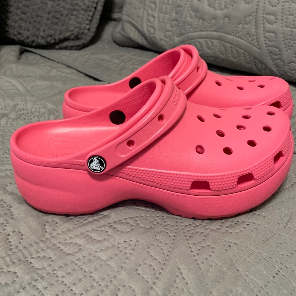 CROCS Bold Pink Mules